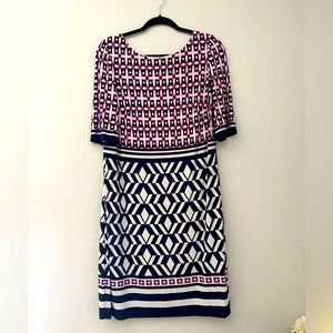 Pink/navy/white geometric patterning 3/4 sleeve dress